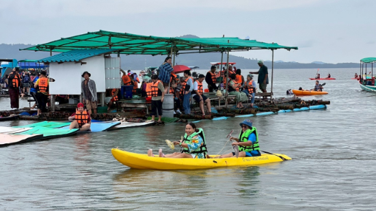 Photo album รวมความชิลสนุกและความสุข บ้านบางชัน โฮมสเตย์ หมู่บ้านไร้แผ่นดิน